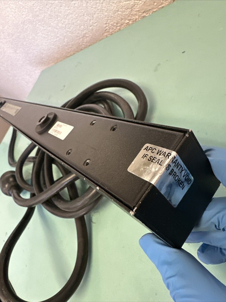 Schneider Electric APC Basic Rack PDU AP9551