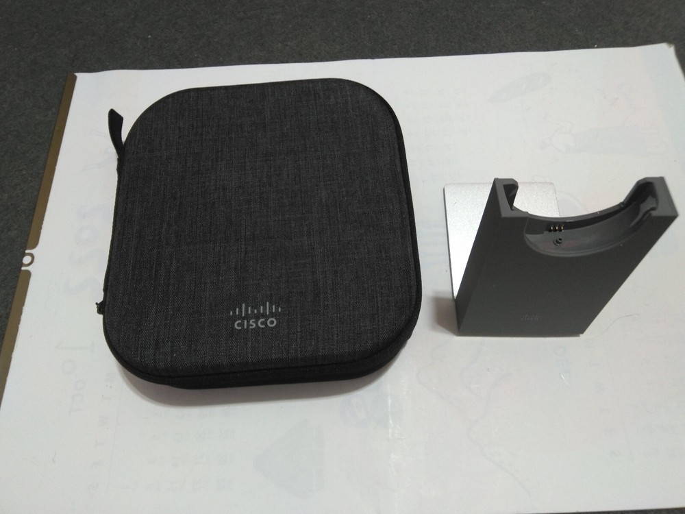 new Cisco Headset 730 Wireless Dual On-Ear + Wireless Charging Stand + USB
