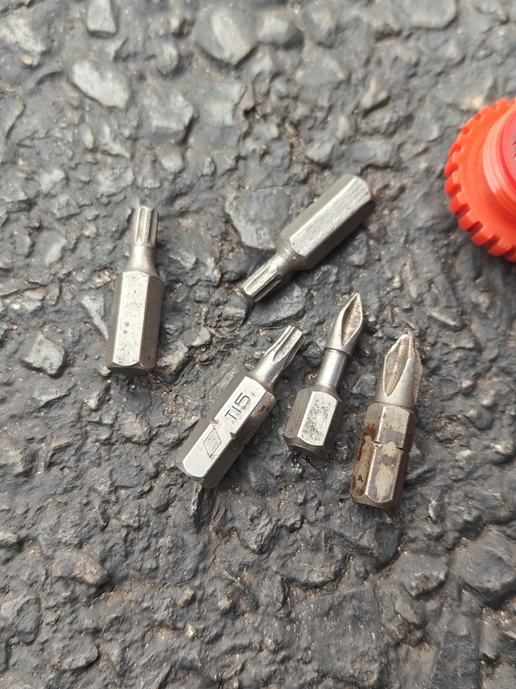 Matco Tools USA Magnetic Bit Driver Handle Long Screwdriver With Bits SDSM811