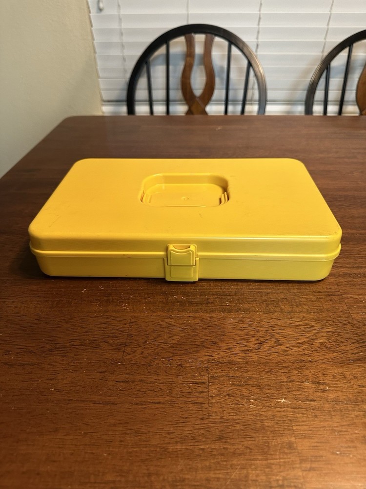 Wilson Wil-Hold Vintage 70’s Plastic Thread Spool Bobbin Sewing Box Yellow