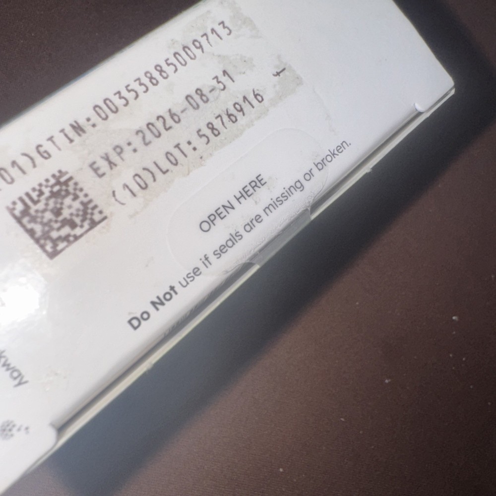 100ct One Touch ULTRA TEST STRIPS 8/2026 008-+-++-