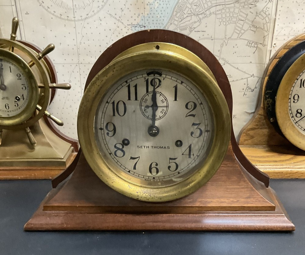 SETH THOMAS NAVY BOAT / SHIPS CLOCK WW2 On Plinth 5.5” Face