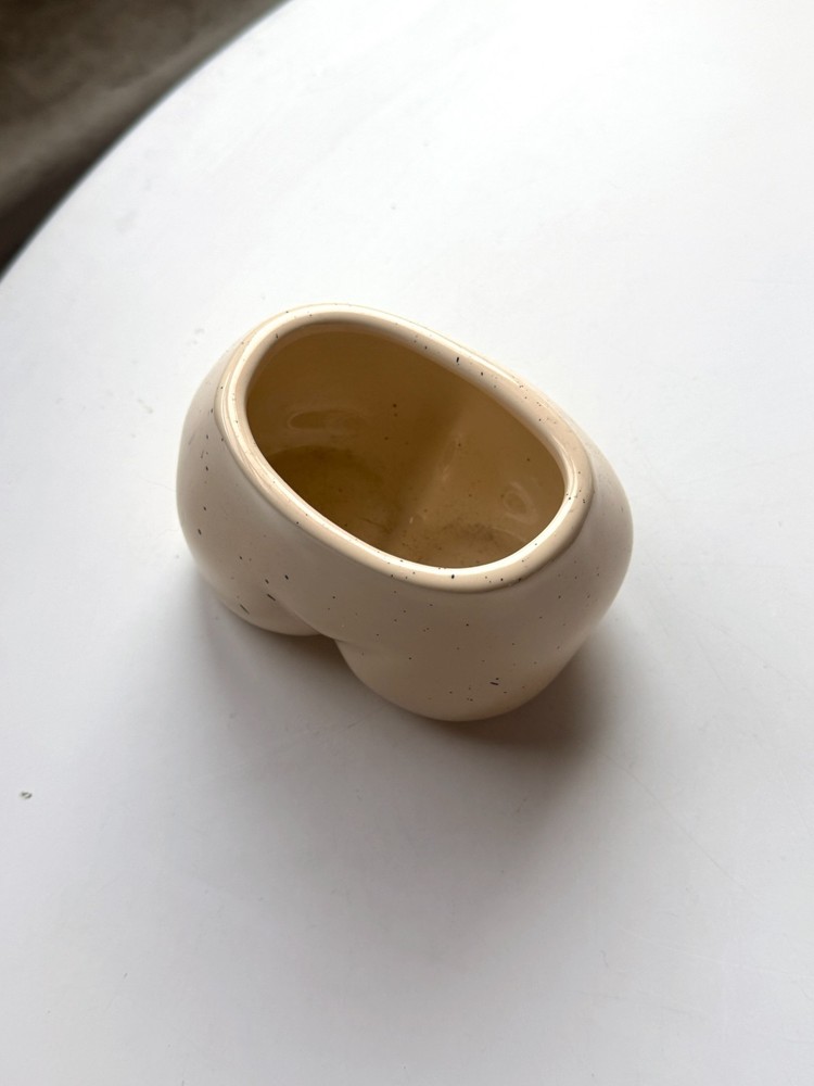 Urban Outfitters - Mini Lady Butt Decorative Planter