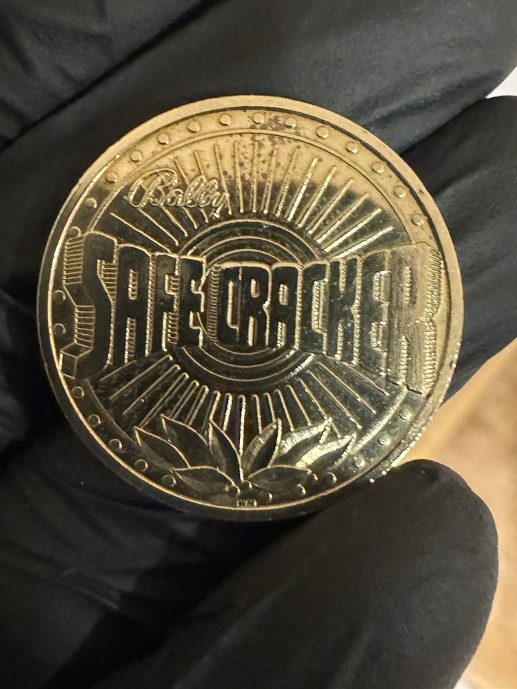 1996 Bally’s Safe Cracker Token Rare (sleeping Cop) Gold Williams Dataeast