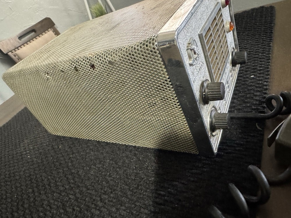 JOHNSON VIKING MESSENGER RADIO TRANSMITTER