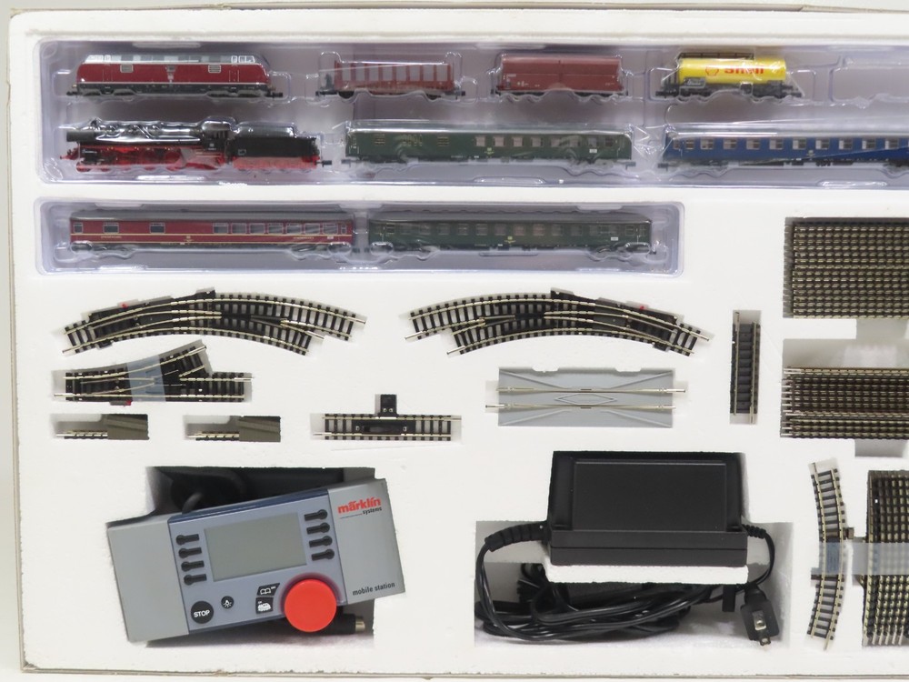 Trix 11120 N-Scale Era IV Mega Set Missing 1 Freight Car w/Marklin Controller LN