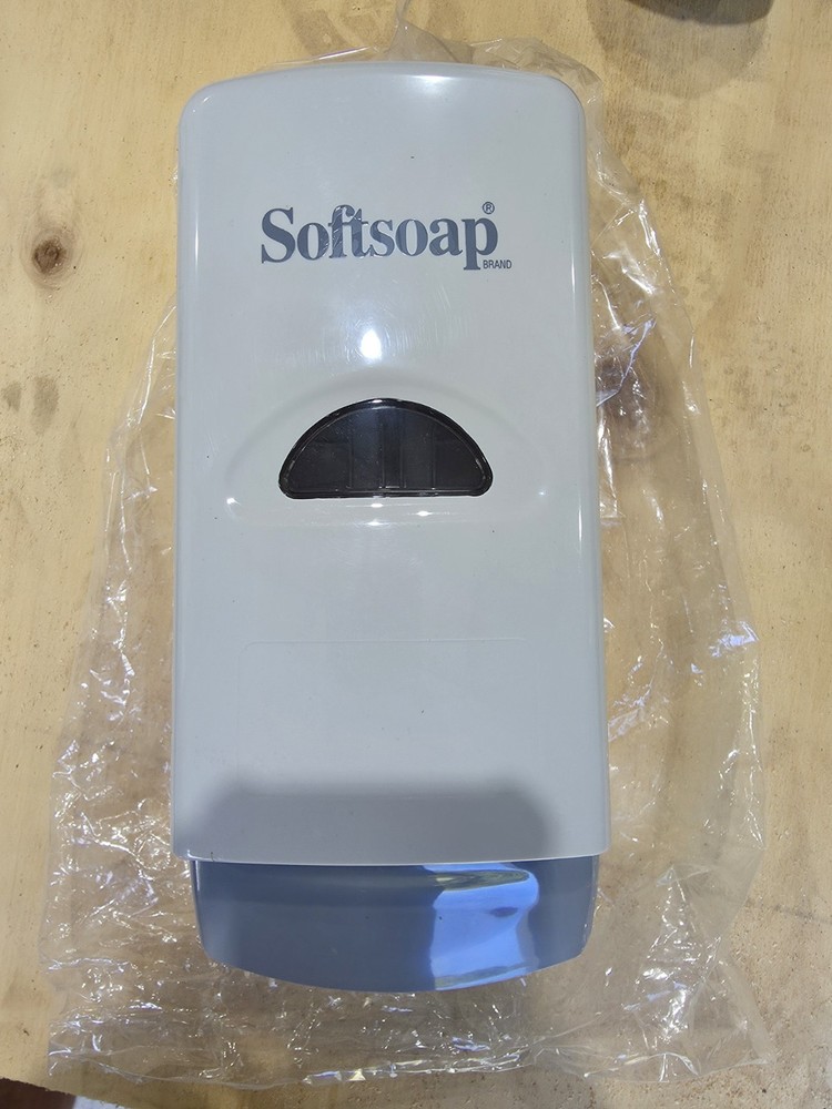 Colgate Softsoap Wallmount 800/1100 Ml Soap Dispenser