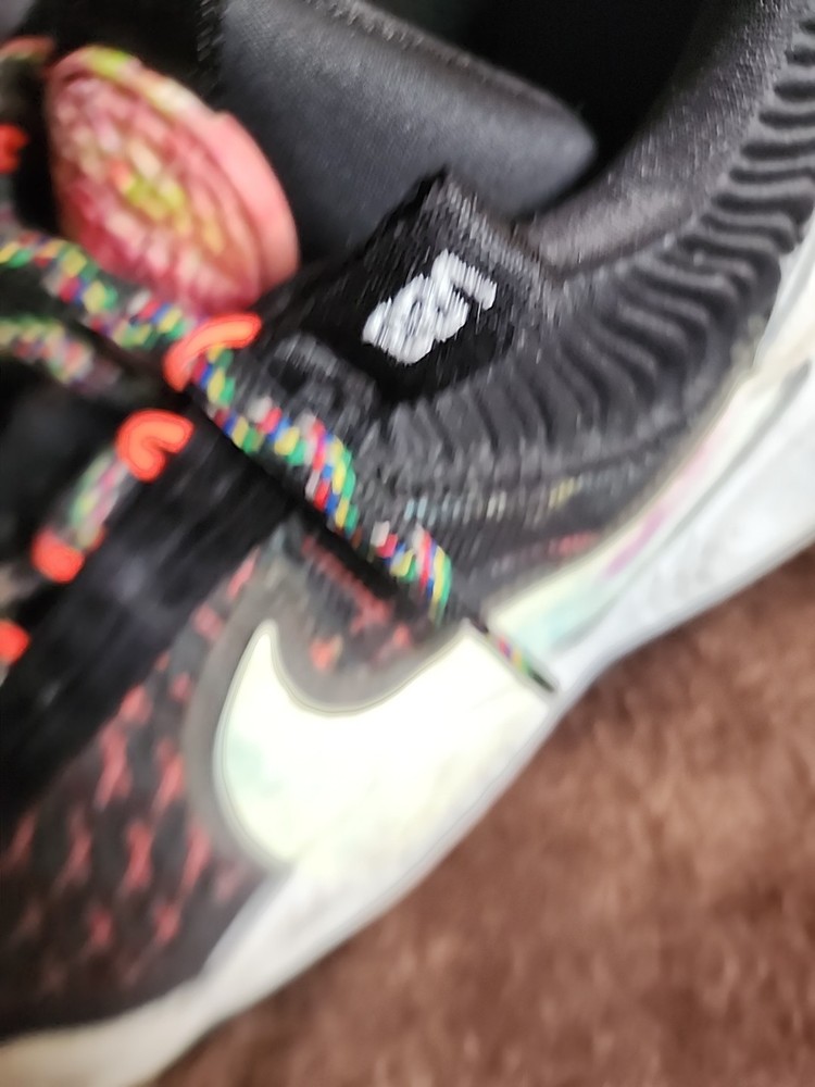 Black Nike Cos.ic. Sz 15