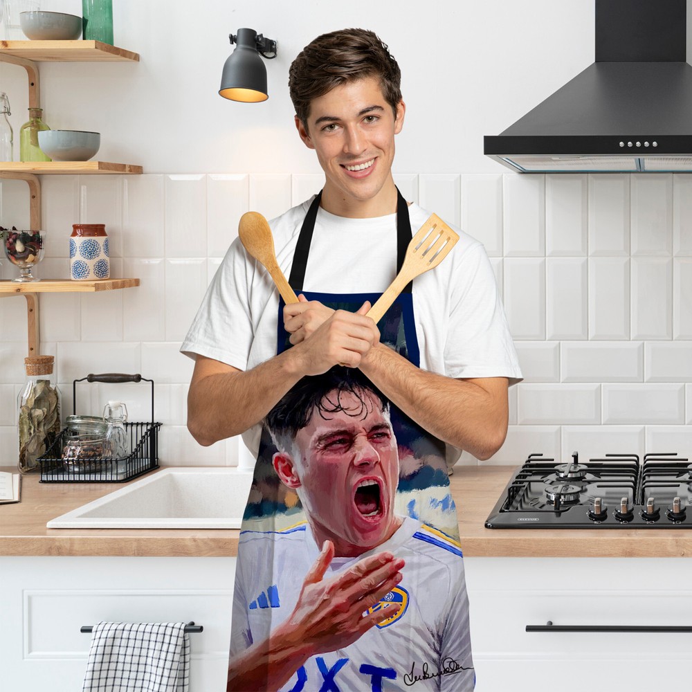 Leeds - Lee Buccilli - Dan James white - Apron