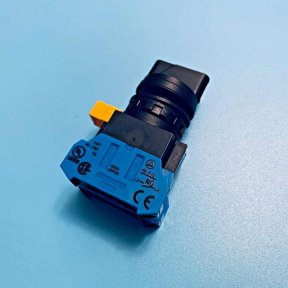 New IDEC HW-F10 3 position switch