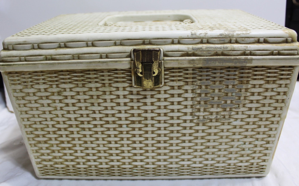 Vintage Wilson Wil-Hold Plastic Sewing Box w/ Trays & Buttons  Thread Thimbles