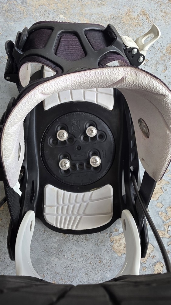 Flow Flight White Stormtrooper Snowboard Bindings - Large