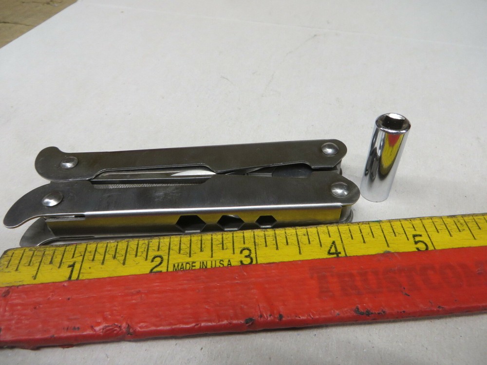 HB SMITH MULTI FUNCTION PERSONAL TOOL WITH CASE