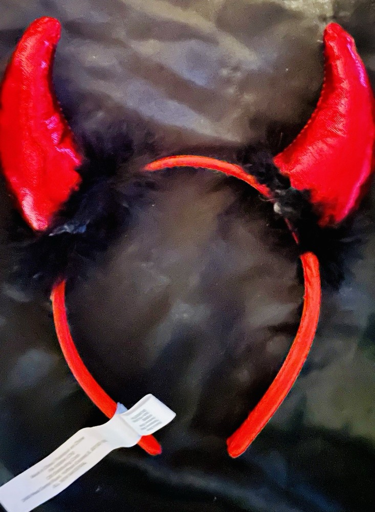 NWT Red Devil Costume Accessory Set