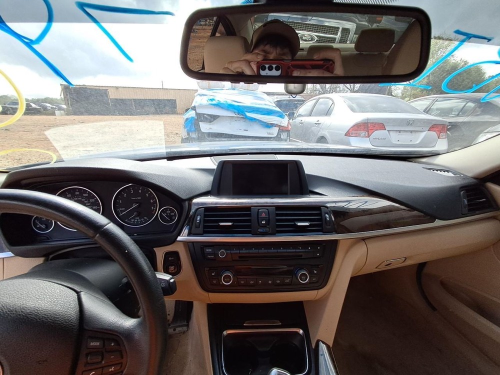320I 2014 Glove Box 4816732