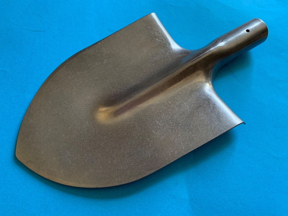 TITANIUM GARDEN SHOVEL