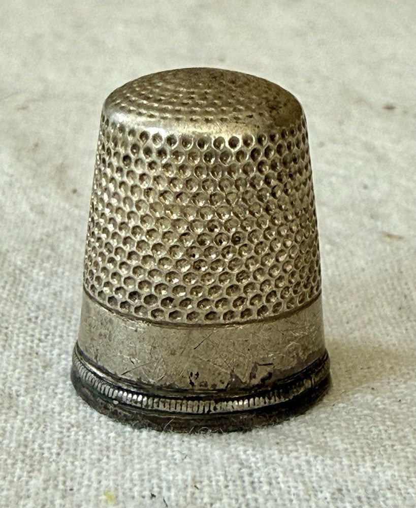 Antique Sterling Marked With Star No. 11 Silver Thimble