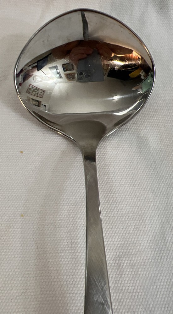 Oneida Polonaise Deluxe Stainless Ladle Burnished Handle