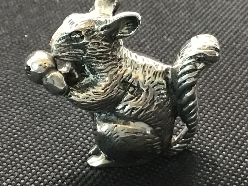 solid silver Squirrel figurine 57grams