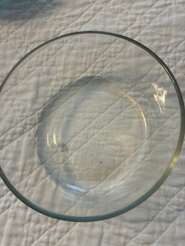 7 Cup glass Pyrex bowl With Red Lid