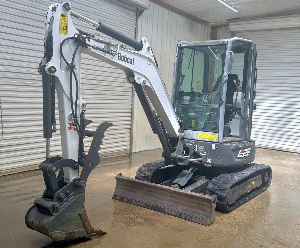 2020 BOBCAT E26 CAB STRAIGHT BLADE MINI COMPACT TRACK EXCAVATOR