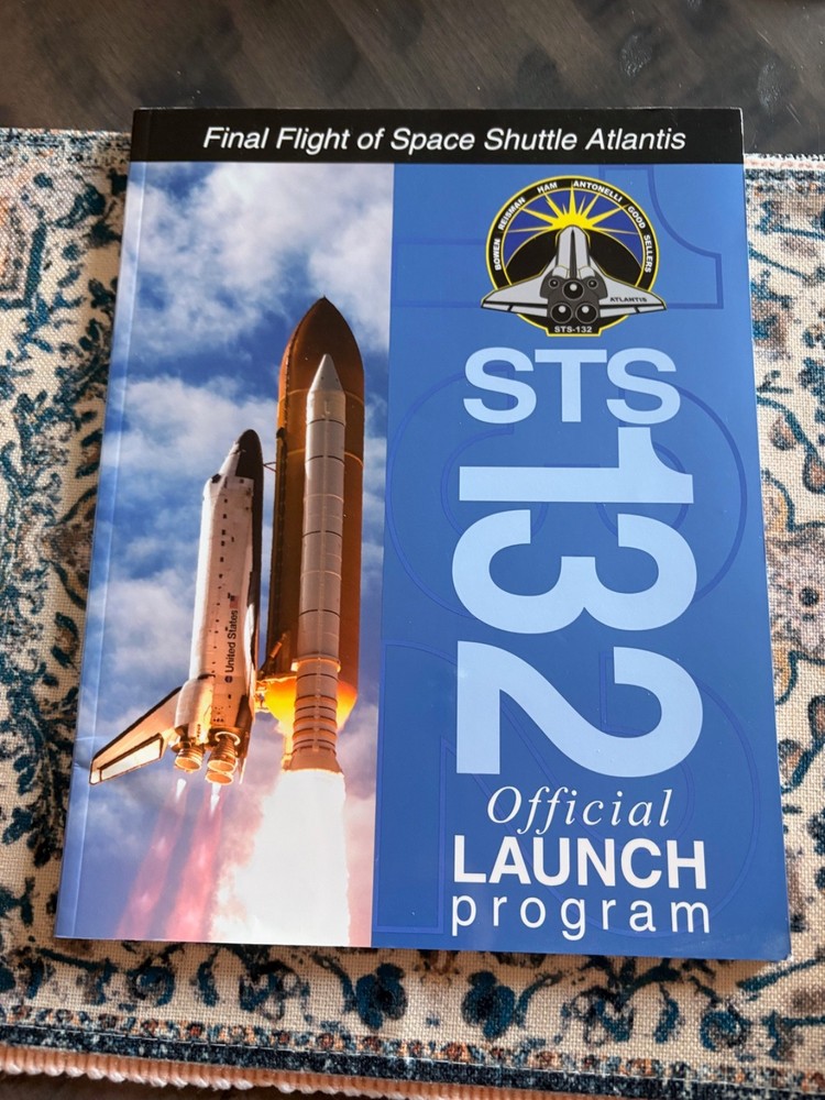 Space Shuttle STS-132 Official Launch Program Book NASA Atlantis