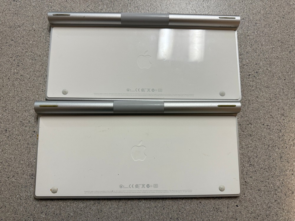 Lot of 2 - Apple A1314 Silver Wireless Bluetooth Keyboards. BOTH WORKING