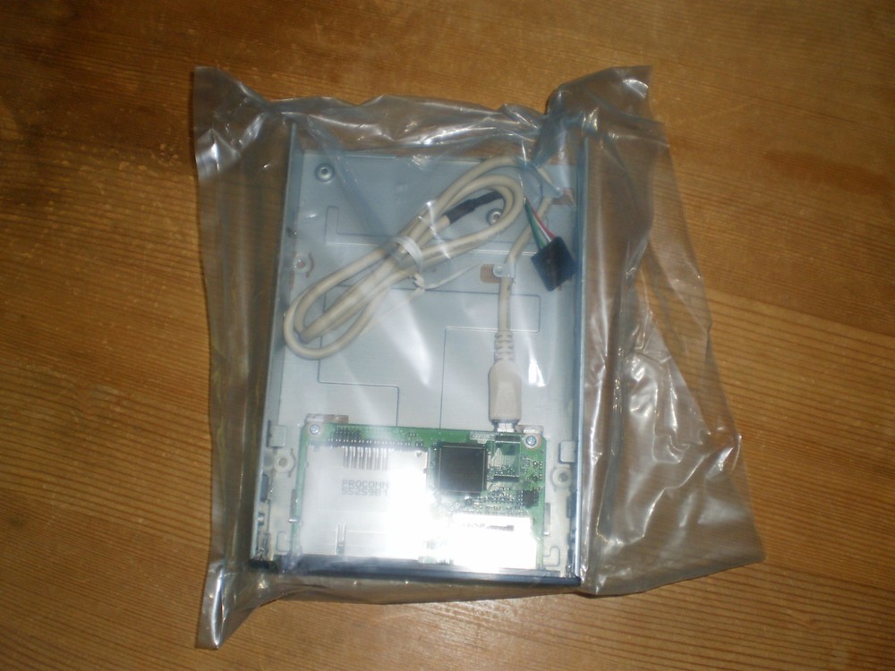 SONY MULTI-CARD READER/WRITER / model MRW620