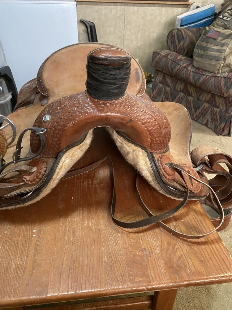 16 roping saddle used