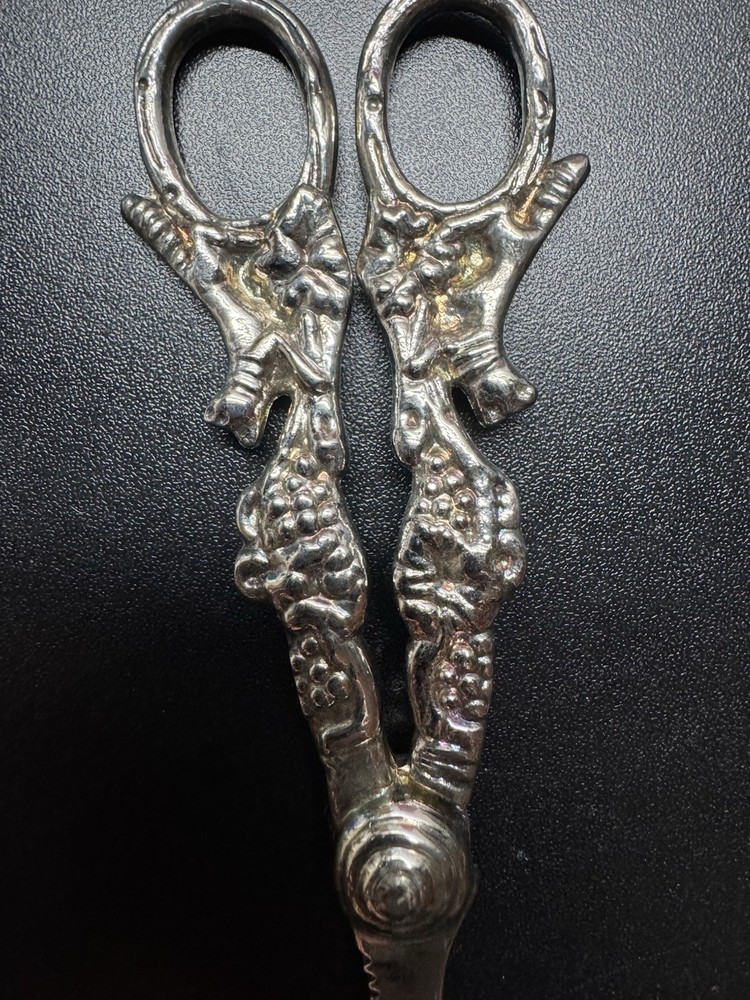 VTG Silver Plate Fox Decorated Vine Handle Grape Scissors - 6”