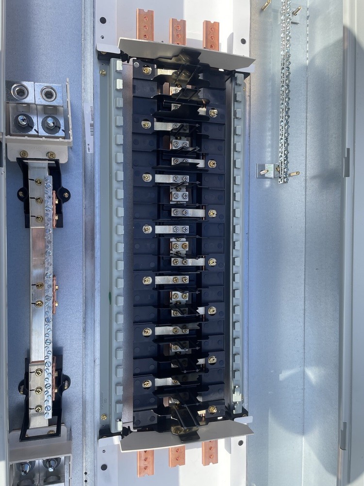 1-400 AMP 480V MAIN LUG PANELBOARD 42 SPACE 3PHASE 4WIRE COMPLETE PANEL