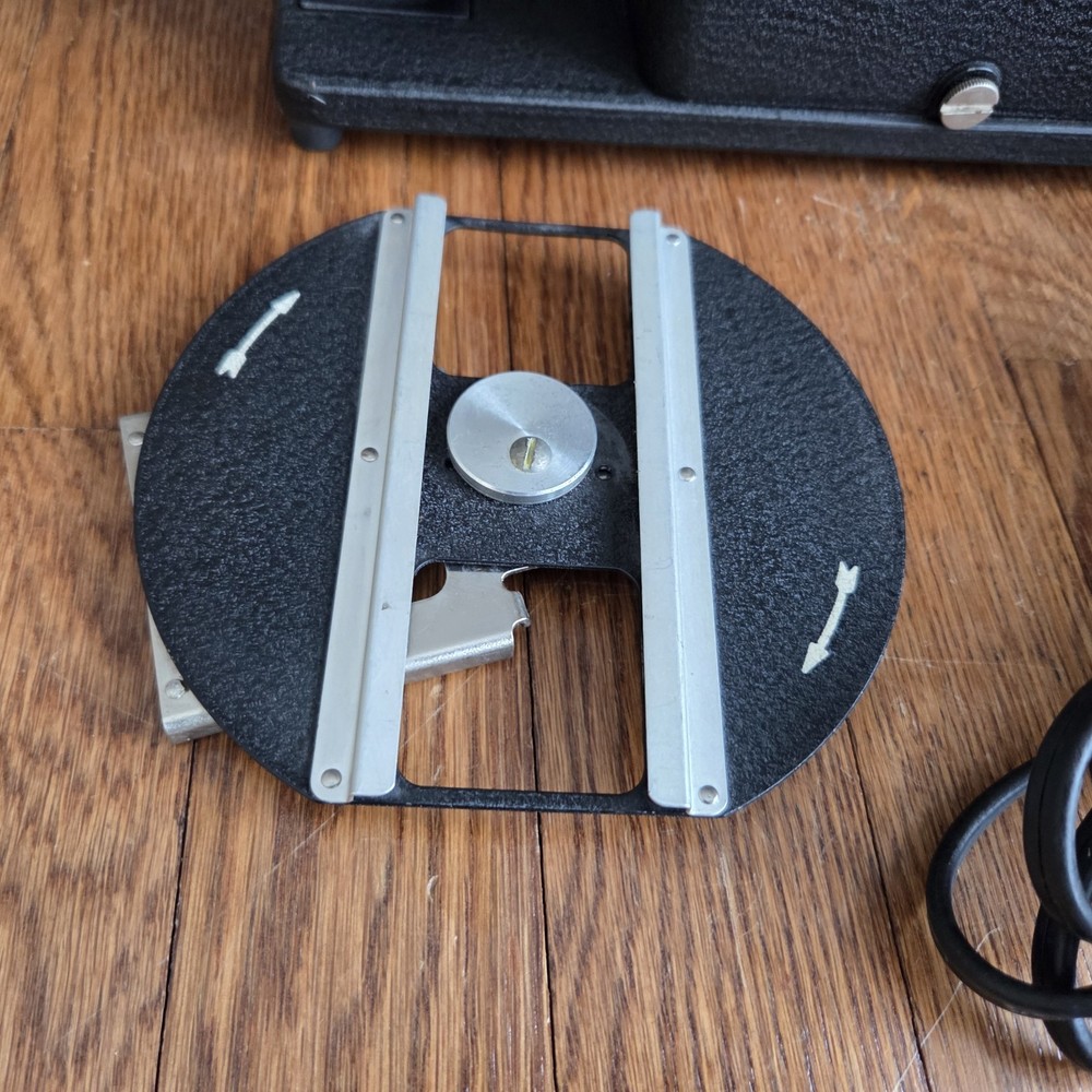 Vintage ARGUS Slide Projector with Case, works