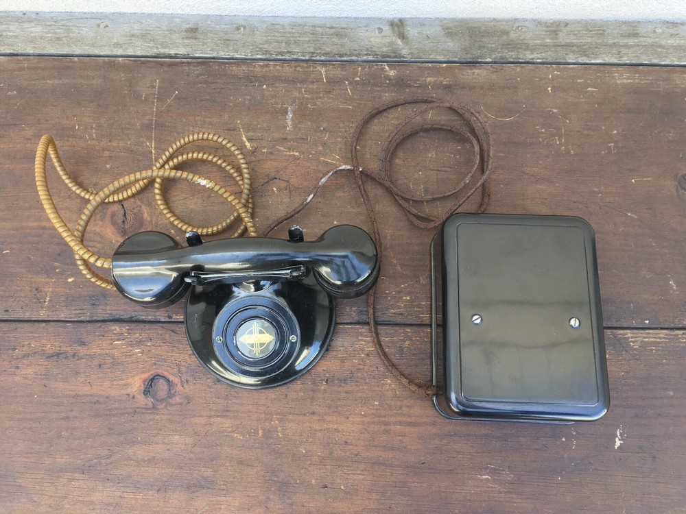 Monophone no dial Automatic Electric Company with working Ringer Box set.