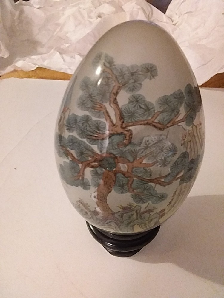 Chinese Inner Painted Egg Glass