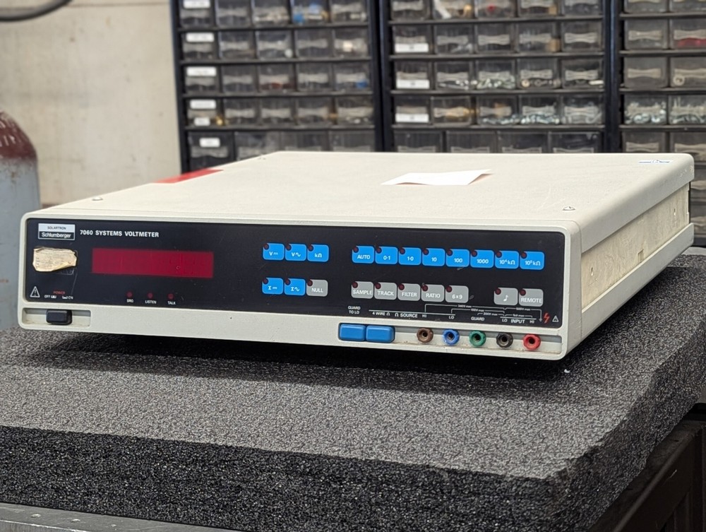 Solartron Schlumberger 7060 Systems Voltmeter