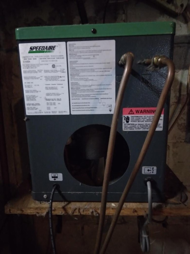 Dry cleaning Speedaire air dryer