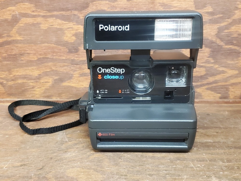 Vintage Polaroid Close Up 600
