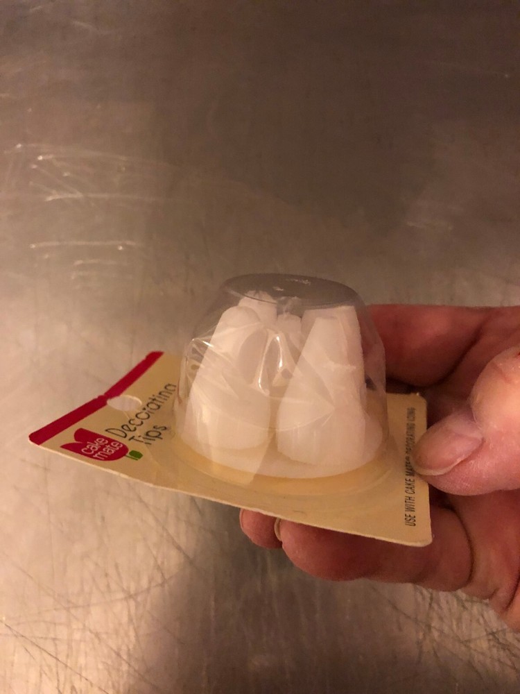 Cake Mate Set of 4 Decorating Tips - A gr