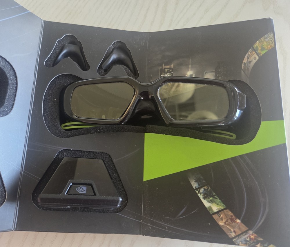 NVIDIA 3D Vision Wireless Glasses Model P854 Box