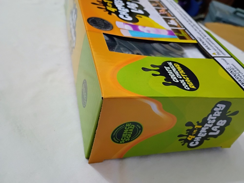 Science Squad 4 In 1 Chemistry Lab 4 Instant Experiment 6+ Sealed