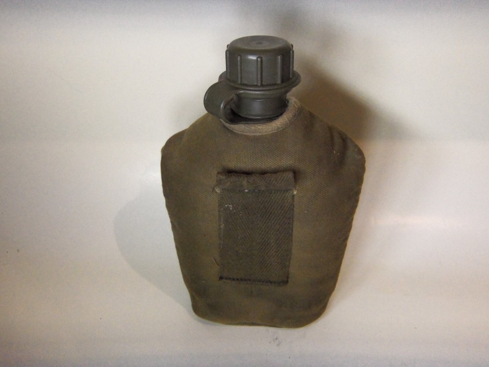 CANTEEN US 1990 GREEN PLASTIC