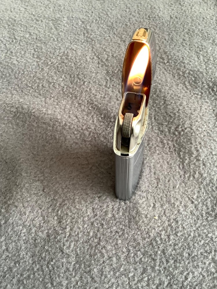 vintage ronson Wind lite varaf lame lighter working