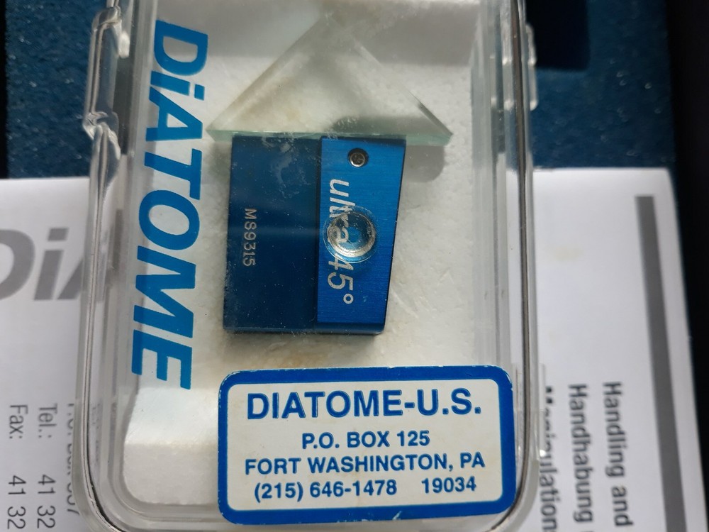 Diatome Ultra 45 2.7mm diamond knife. 