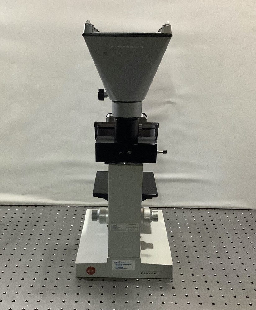 Leitz Wetzlar Diavert Trinocular Inverted Microscope
