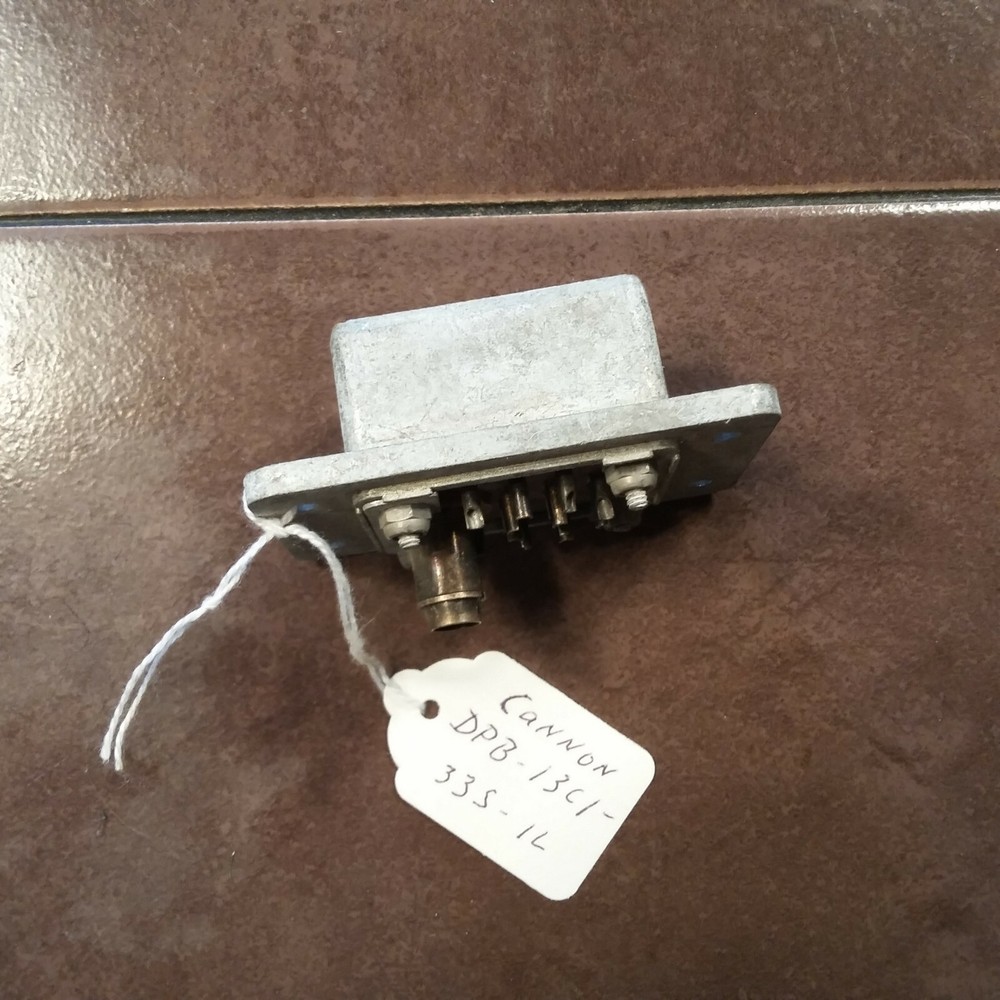 ITT Cannon DPB-13C1-33S-1L Connector