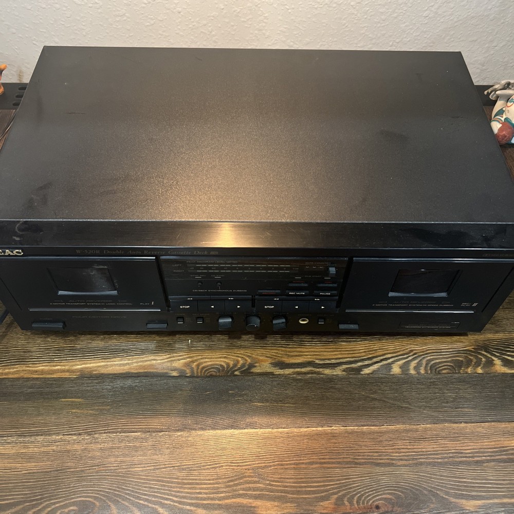 TEAC W-520R Dual Auto Reverse Cassette Deck (Powers On)