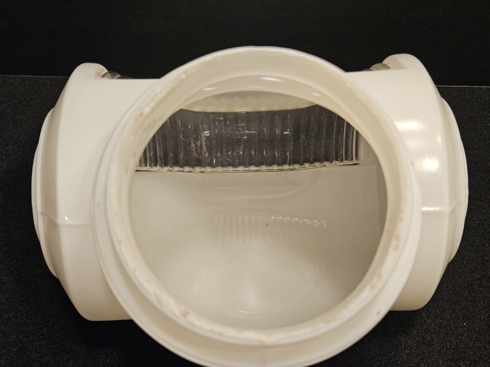 VINTAGE RIBBED BATHROOM FIXTURE