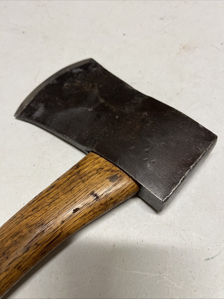 Vintage Hatchet. Unbranded. Axe. H-102