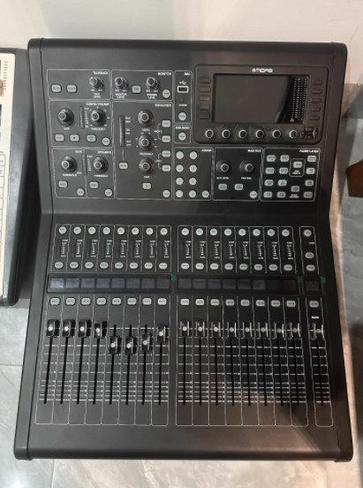 1pcs Midas M32R Mixing Console