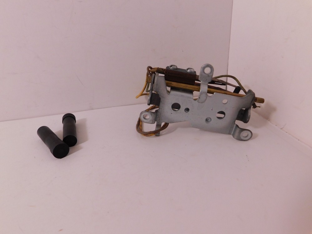 1 Original Western Electric Plastic 302 Phone Switchhook Assembly CompleteTested